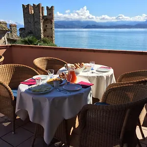 https://hotel-degli-oleandri.it-lombardy.com