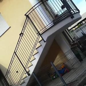 https://yellow-house.it-lombardy.com